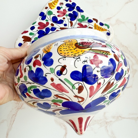 🇮🇹 Handmade Ceramic Wall Pocket Crafted by Sambuco Mario in Deruta, Italy - Picture 6 of 10